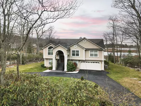 61 Lake Shore Dr W, Thompson, NY 12775