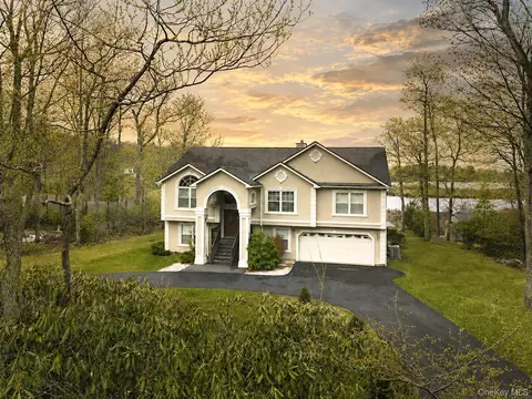 61 Lake Shore Dr W, Thompson, NY 12775