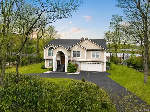 61 Lake Shore Dr W, Thompson, NY 12775