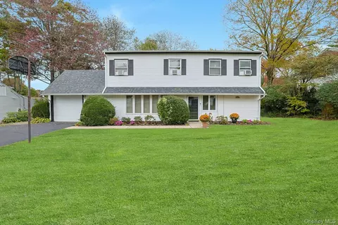 32 Lambert Ln, New Rochelle, NY 10804