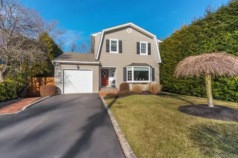 11 Oxford St, Northport, NY 11768