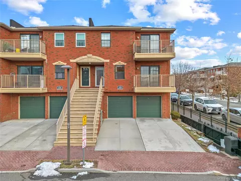 223 Constitution Pl #A, College Point, NY 11356