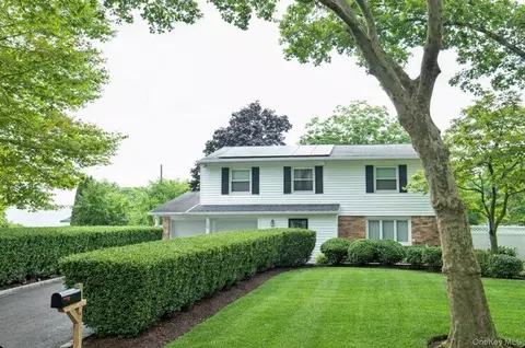 155 Alexander Ave, Nesconset, NY 11767