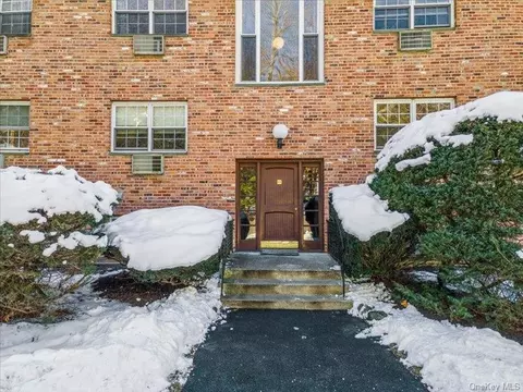 9 Dove Ct #V, Cortlandt, NY 10520