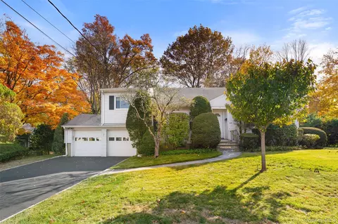 14 Baylor Cir, White Plains, NY 10605
