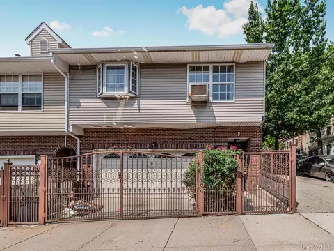 1567 Longfellow Ave, New York, NY 10460