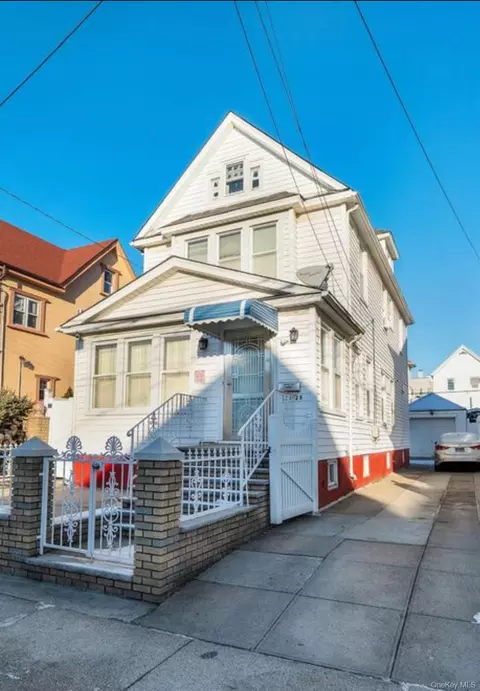 10439 115th St, South Richmond Hill, NY 11419