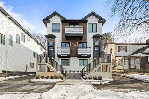 10 Memorial Park #101, Ramapo, NY 10977