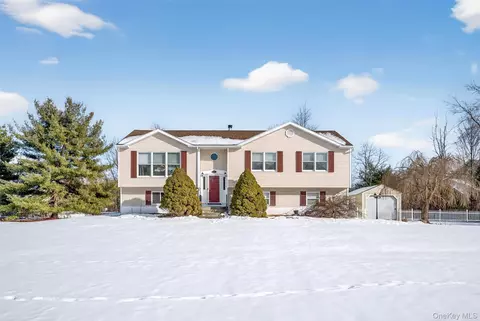 3 Lewis Rd, Wappingers Falls, NY 12590