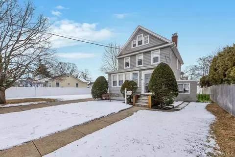218 Woodlawn Rd, West Hempstead, NY 11552