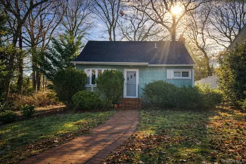 370 Boulder St, Ronkonkoma, NY 11779