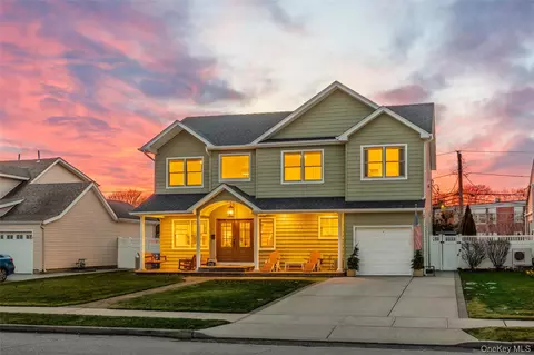 1732 Princeton Dr W, Wantagh, NY 11793