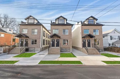 2215 Seymour Ave, New York, NY 10469