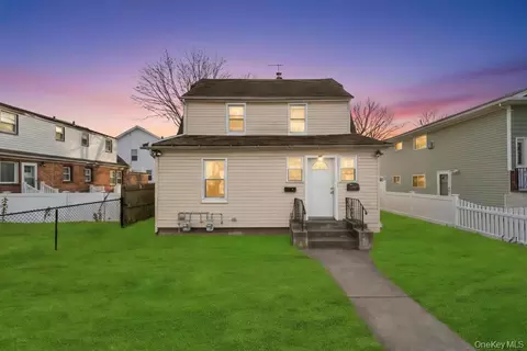 46 Peters Ave, Hempstead, NY 11550