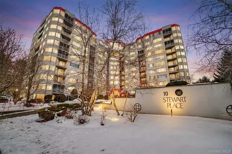 10 Stewart Pl #4BE, White Plains, NY 10603