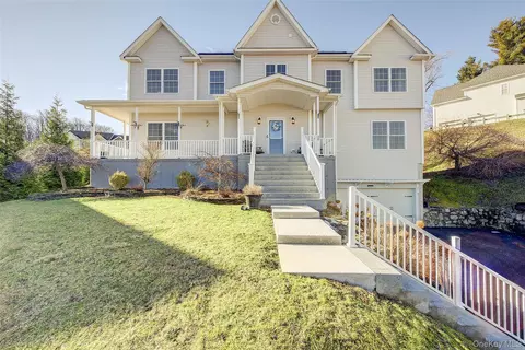 20 Tanyas Ct, Monroe, NY 10950