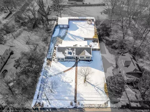 110 Dare Rd, Selden, NY 11784