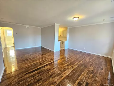 199 Artist Lake Dr, Middle Island, NY 11953