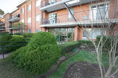 85 S Centre Ave #A20, Rockville Centre, NY 11570