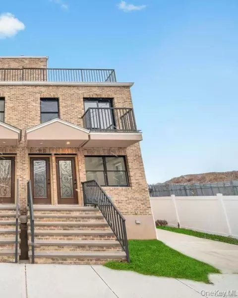 38-22 56 St, Woodside, NY 11377