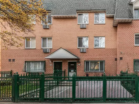 3350 14th St, Astoria, NY 11106