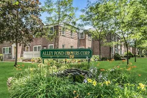 78-07 Springfield Blvd #B, Oakland Gardens, NY 11364