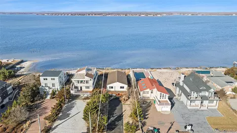 626 Dune Rd, Westhampton Beach, NY 11978