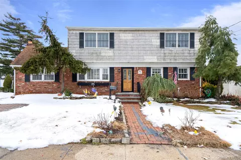 2298 Cleveland St, North Bellmore, NY 11710