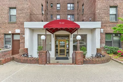 71-11 Yellowstone Blvd #4A, Forest Hills, NY 11375