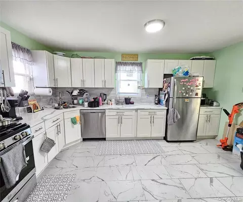 115102 217th St, New York, NY 11411