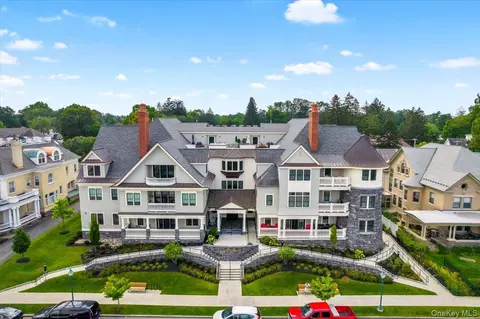 46 Union Ave # 205, Saratoga Springs, NY 12866