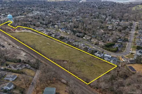 Undisclosed, Oyster Bay, NY 11545