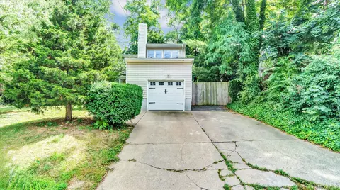 3 Altamont Ave, Sea Cliff, NY 11579