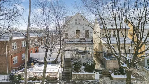 3076 Lasalle Ave, New York, NY 10461