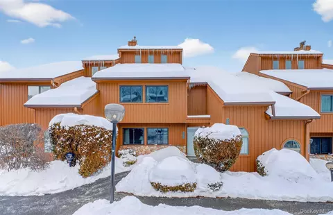 202 Falcon Ct, Poughkeepsie, NY 12603