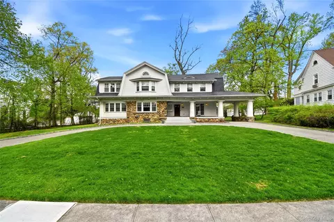 127 Overlook Cir, New Rochelle, NY 10804
