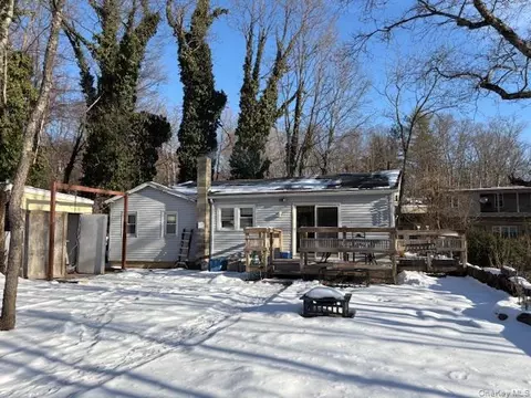 165 Jersey Ave, Greenwood Lake, NY 10925
