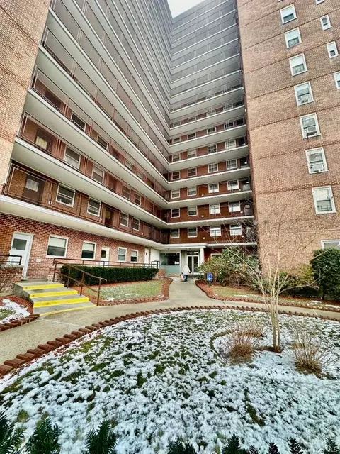97-10 62 Dr #4J, Rego Park, NY 11374