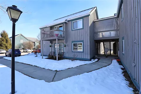 81 Sterling St #81, Beacon, NY 12508