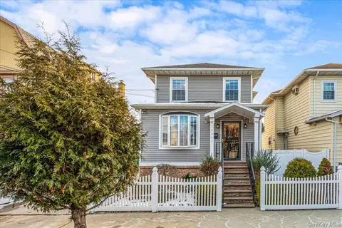 14940 15th Dr, New York, NY 11357