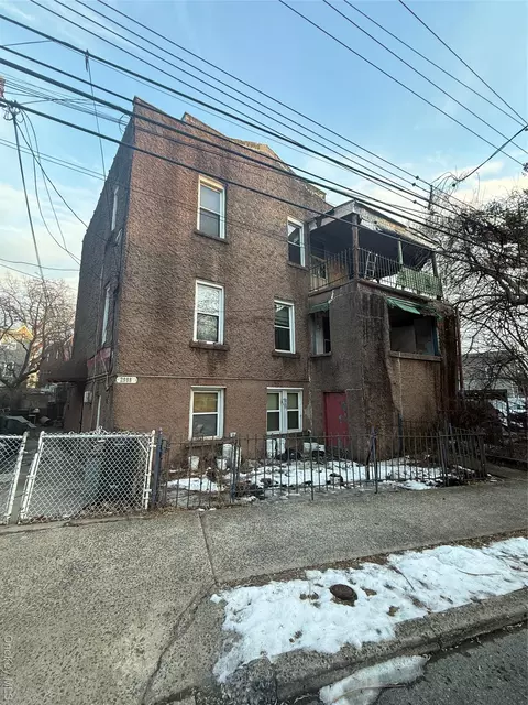 2908 Dewitt Pl, New York, NY 10469
