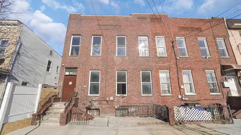 10643 156th St, New York, NY 11433
