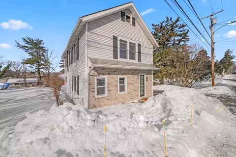 27 Liberty St, Wappinger, NY 12512