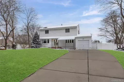 3 Brenner Rd, Coram, NY 11727