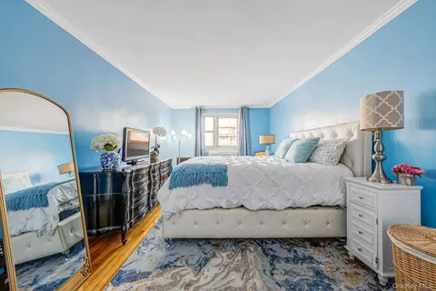 88-12 151 #4A, Howard Beach, NY 11414