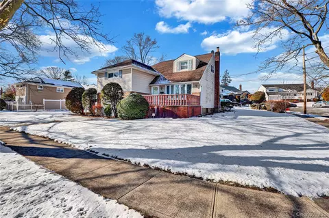 94 Joan Ct, Elmont, NY 11003