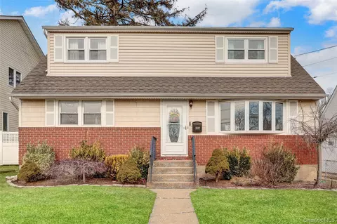 3887 Hudson Ave, Seaford, NY 11783