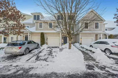 1204 Half Moon Bay Dr, Cortlandt, NY 10520