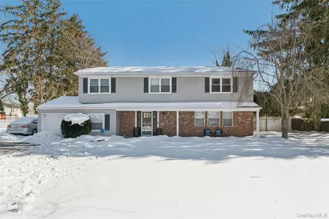 7 Gary St, Port Jefferson Station, NY 11776