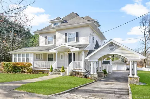 677 James St, Pelham, NY 10803